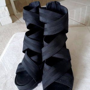 Sorel Strap Up Sandal